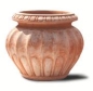 Preview: Bauchiger Terracottatopf mit antiken Kanneluren – klassische Eleganz in toskanischer Handwerkskunst