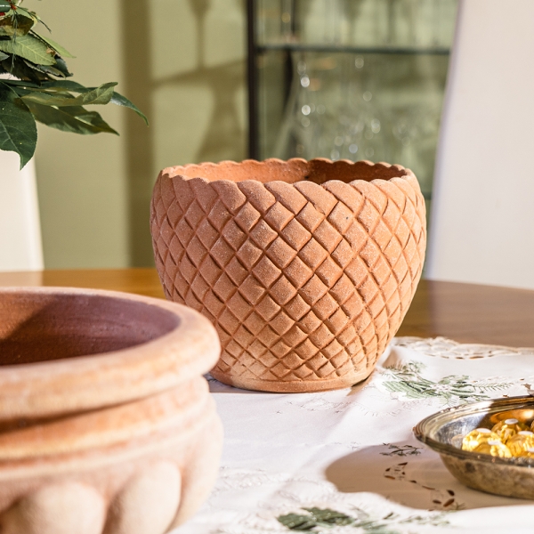 Bauchiger Terracottatopf mit gewebter Oberfläche – handgefertigt aus Impruneta, frostfest und einzigartig