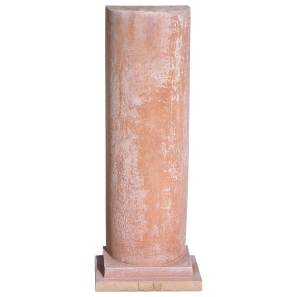 Moderne Terracotta Säule für die Wand aus Impruneta – Halbkreis-Sockel, handgefertigt und platzsparend